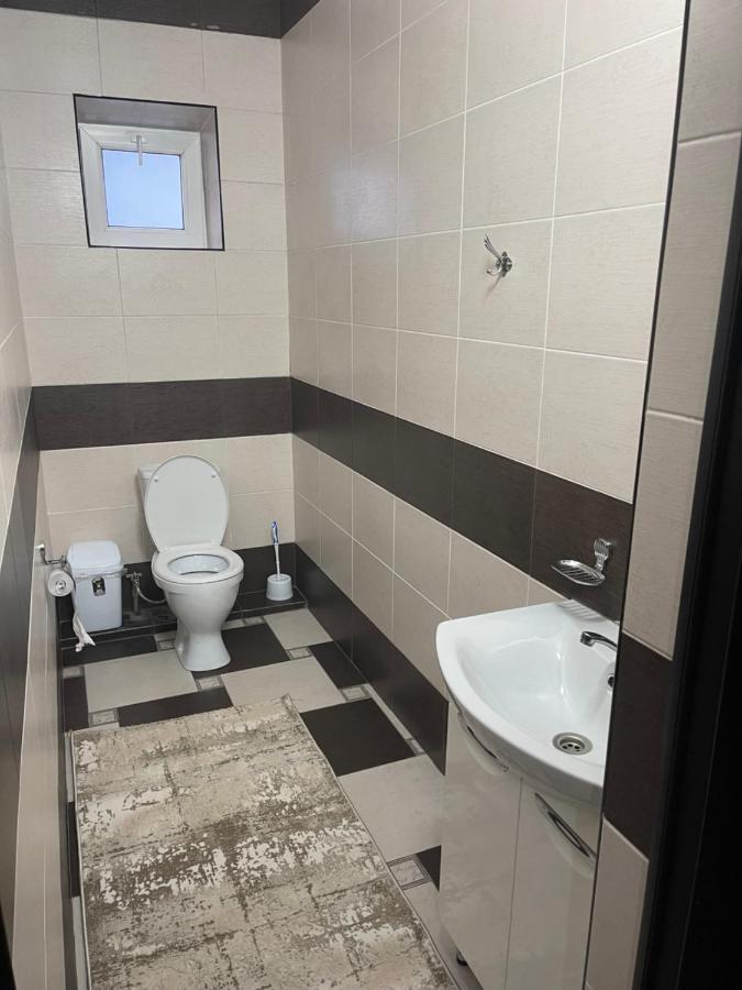 Роща 7 Hotel Bishkek Ngoại thất bức ảnh