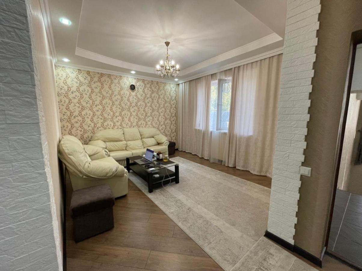 Роща 7 Hotel Bishkek Ngoại thất bức ảnh